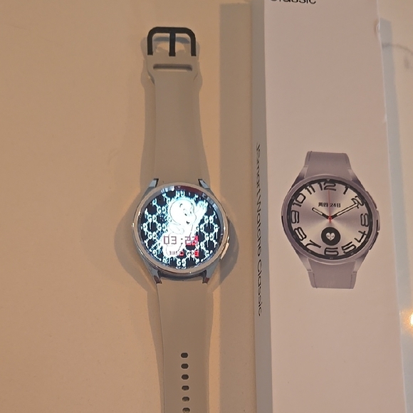 Wear fit pro Watch6 Classic - Silver compatible with Samsung and android. - Picture 2 of 5